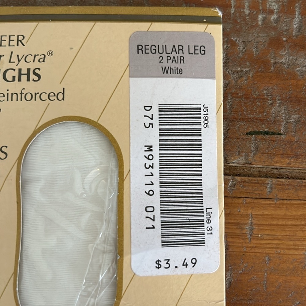Knee Highs NICE TOUCH Lycra SILKY SHEERS White Regular Vintage Sears Unopened - Picture 3 of 5